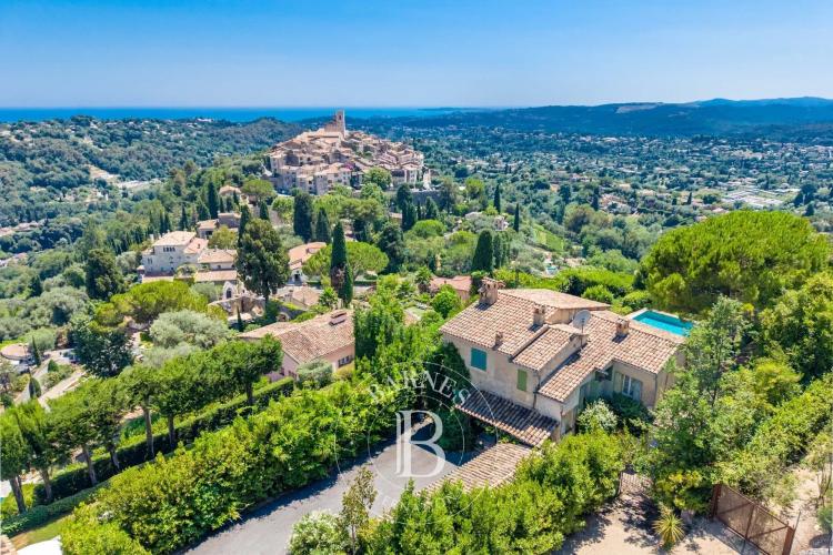 Saint-Paul-de-Vence – Propriété de charme avec vue panoramique au cœur d’un domaine sécurisé