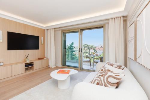 CANNES HYPERCENTRE – 3 PIÈCES RÉNOVÉ – TERRASSE PLEIN SUD