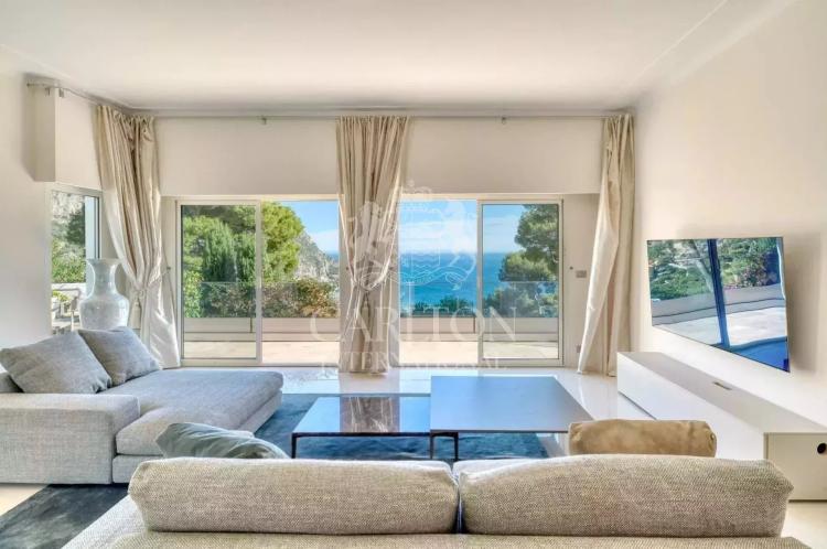 Villa contemporaine avec vue mer panoramique à Èze Bord de Mer
