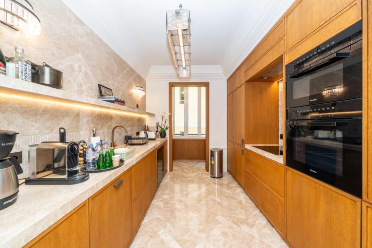 Appartement luxueusement rénové avec vue sur la mer