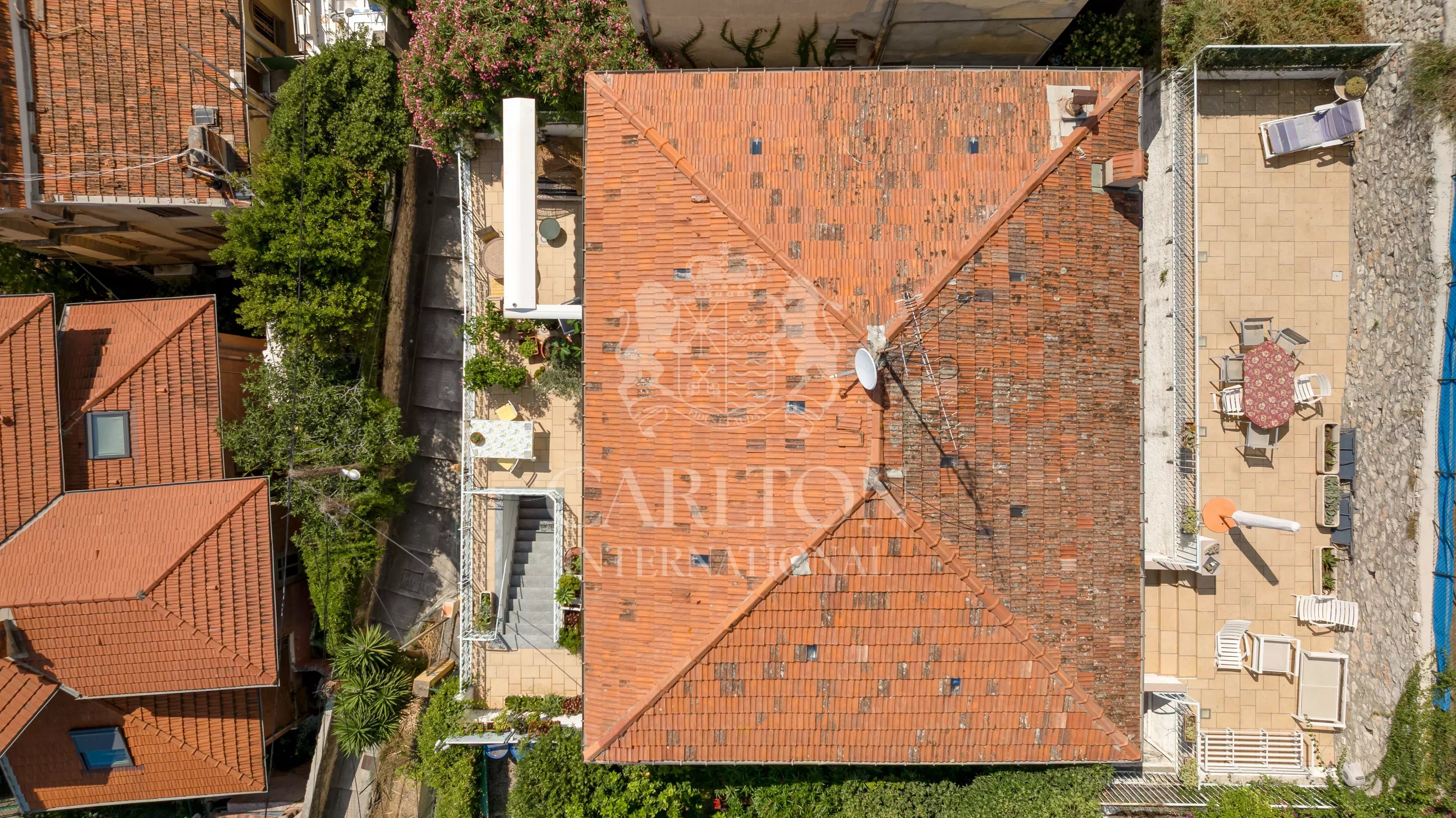 Villa  avec vue mer et accès facile au centre-ville - Opportunité d'investissement