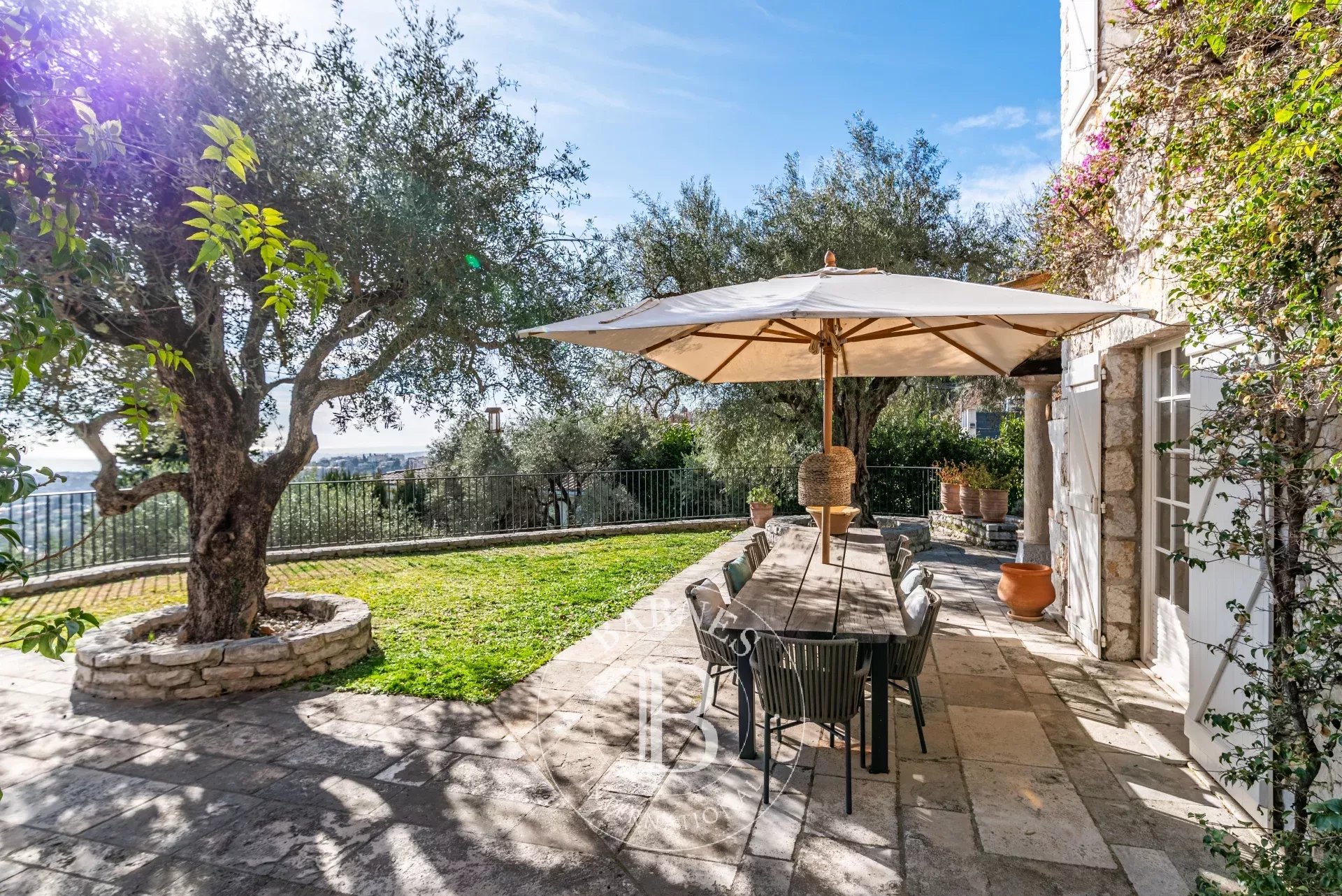 Vence - Exceptionnel mas en pierre avec vue panoramique mer et collines