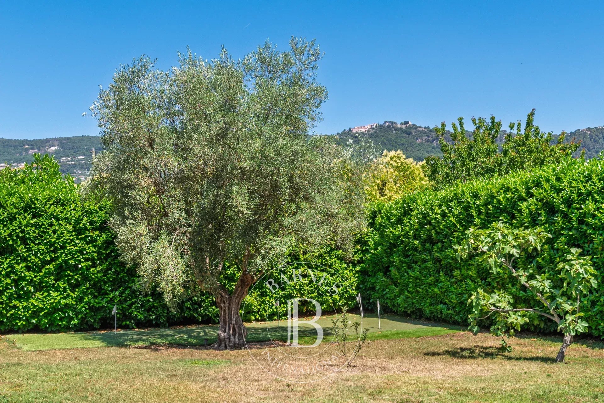 Peymeinade - Proche Grasse - Villa entièrement rénovée - 7 chambres