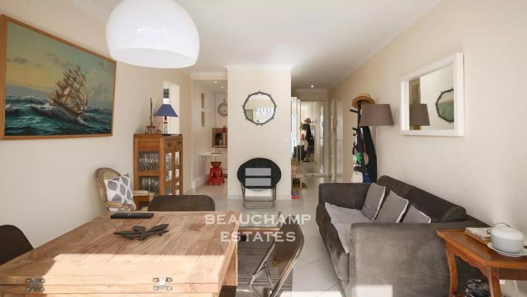 Exclusivité - Appartement 3 pièces avec vue mer - Cannes Stanislas