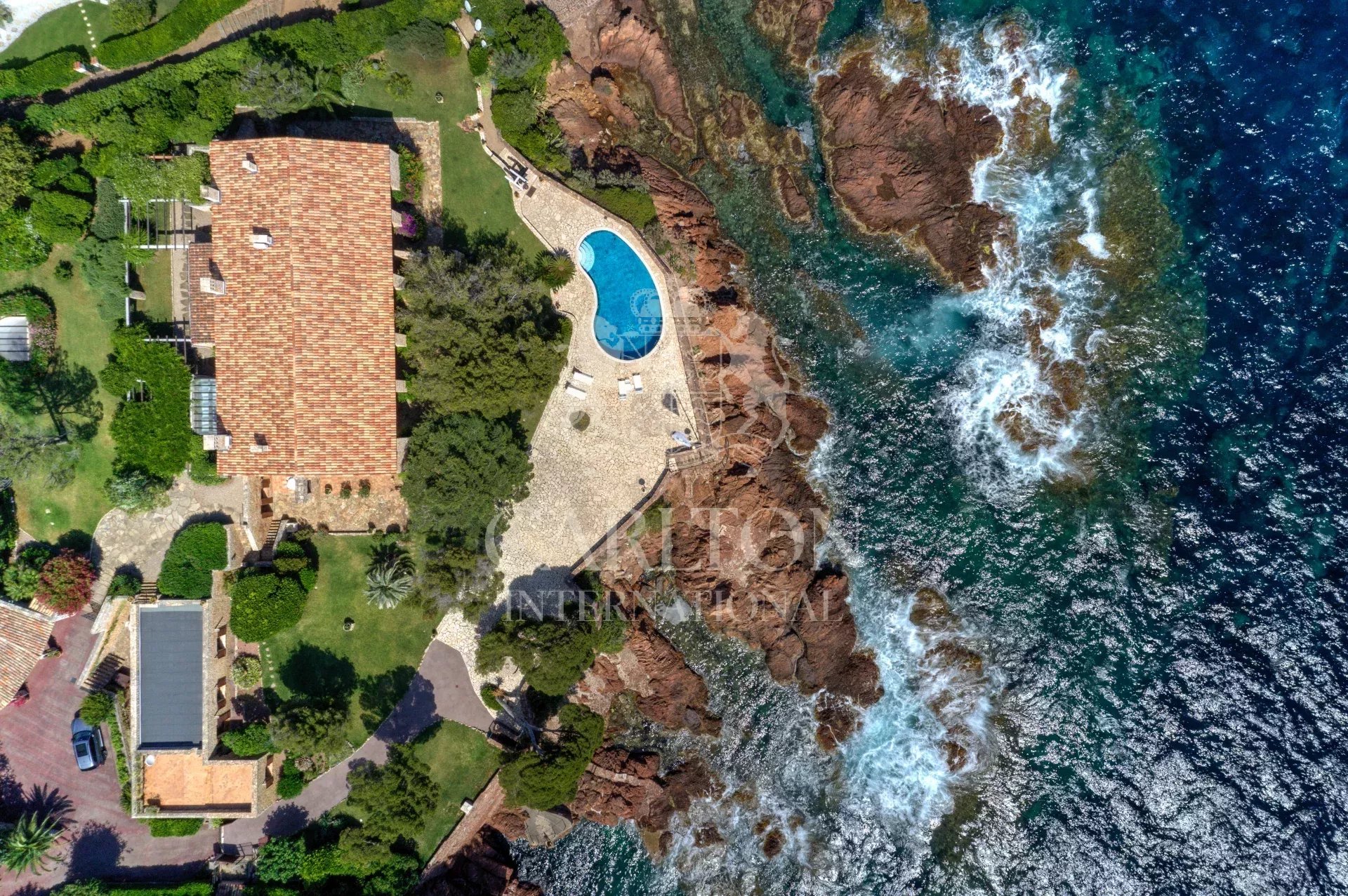 EXCLUSIVITÉ – Demeure Méditerranéenne avec accès privé à la mer