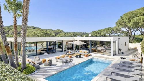 Villa contemporaine intimiste de luxe à pieds des plages de Pampelonne