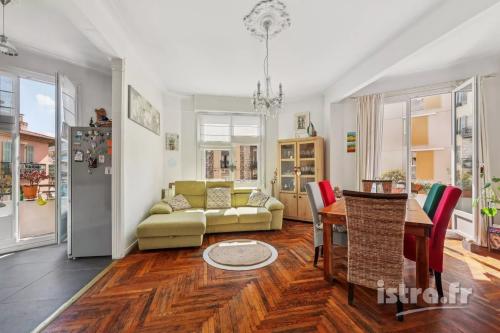 Nice quartier Saint-Etienne : Vaste 3 Pièces avec balcons
