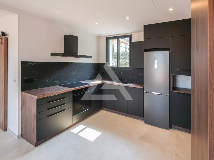 LA TURBIE - 2 PIECES VIDE - GARAGE