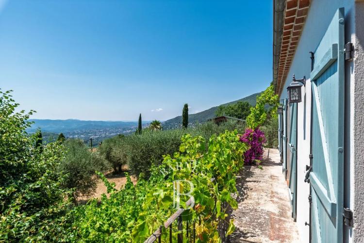 Châteauneuf-Grasse - Charme et authenticité - Vue mer panoramique - À pied des commerces