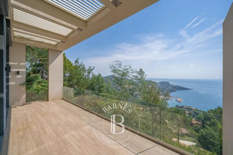 SUPERBE VILLA : THEOULE SUR MER