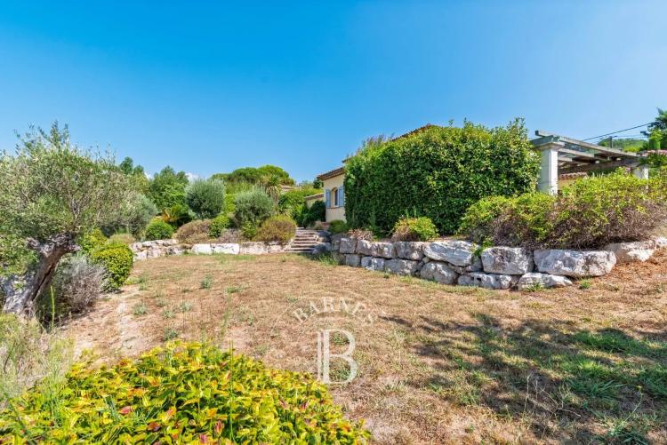 3 mn de Valbonne Village - Villa familiale au calme avec vue dégagée collines