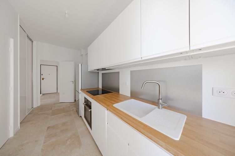 GRAND DEUX PIECES RÉNOVÉ AVEC VUE MER