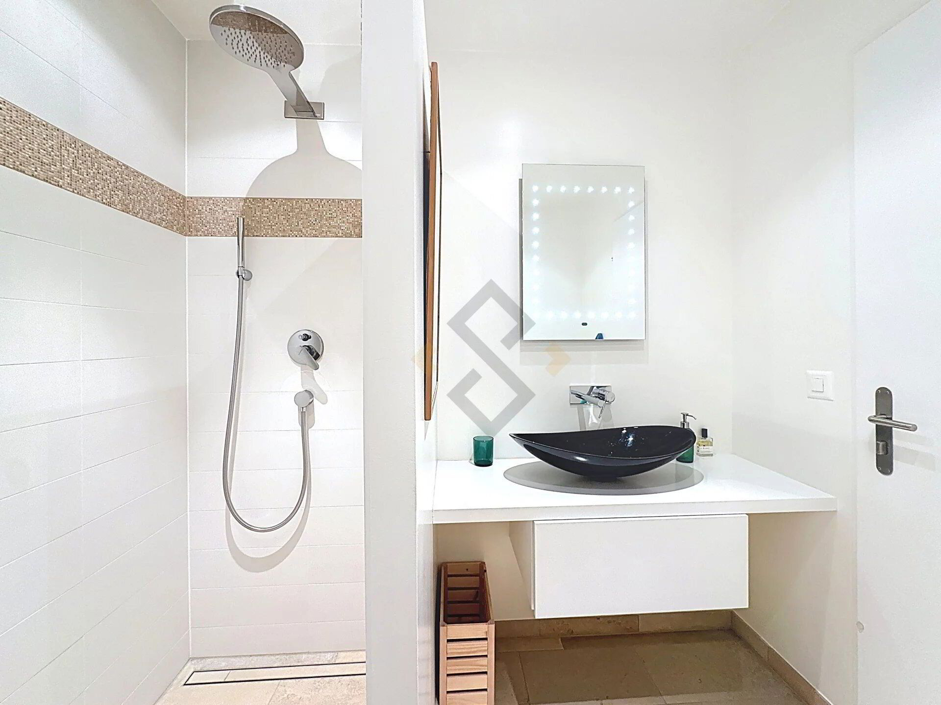 Opportunité Rare - duplex 6.5 pces "les pieds dans l'eau"