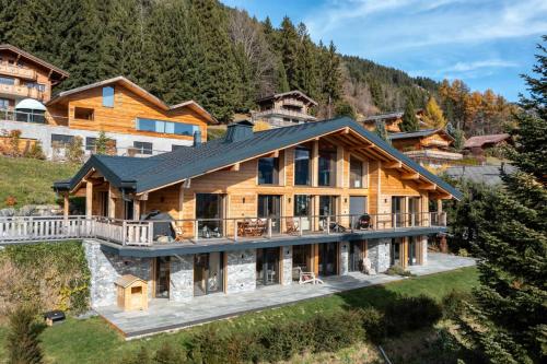 Chalet d'exception avec ascenseur privatif et vue imprenable