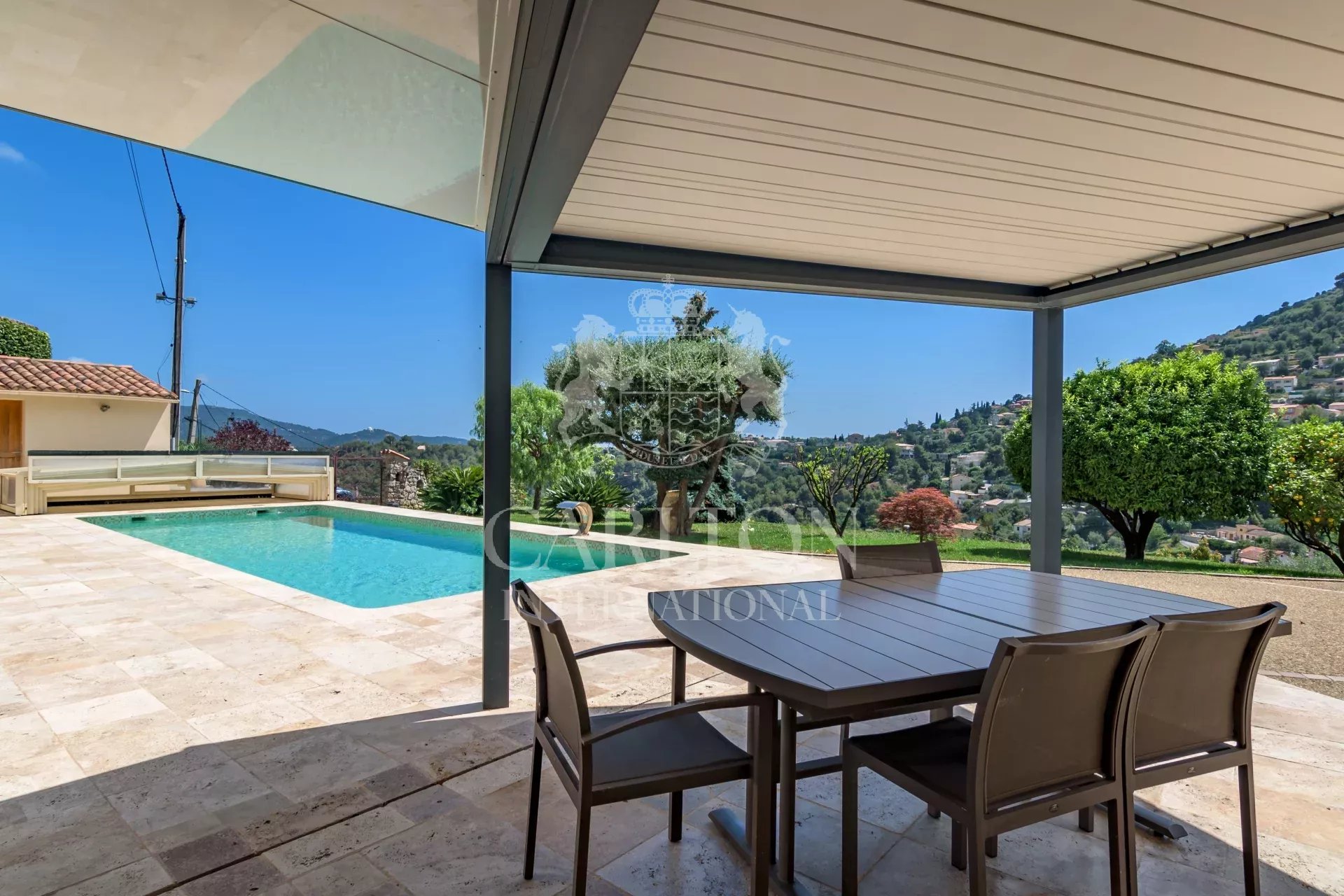 Havre de paix, proche de Nice, villa avec piscine