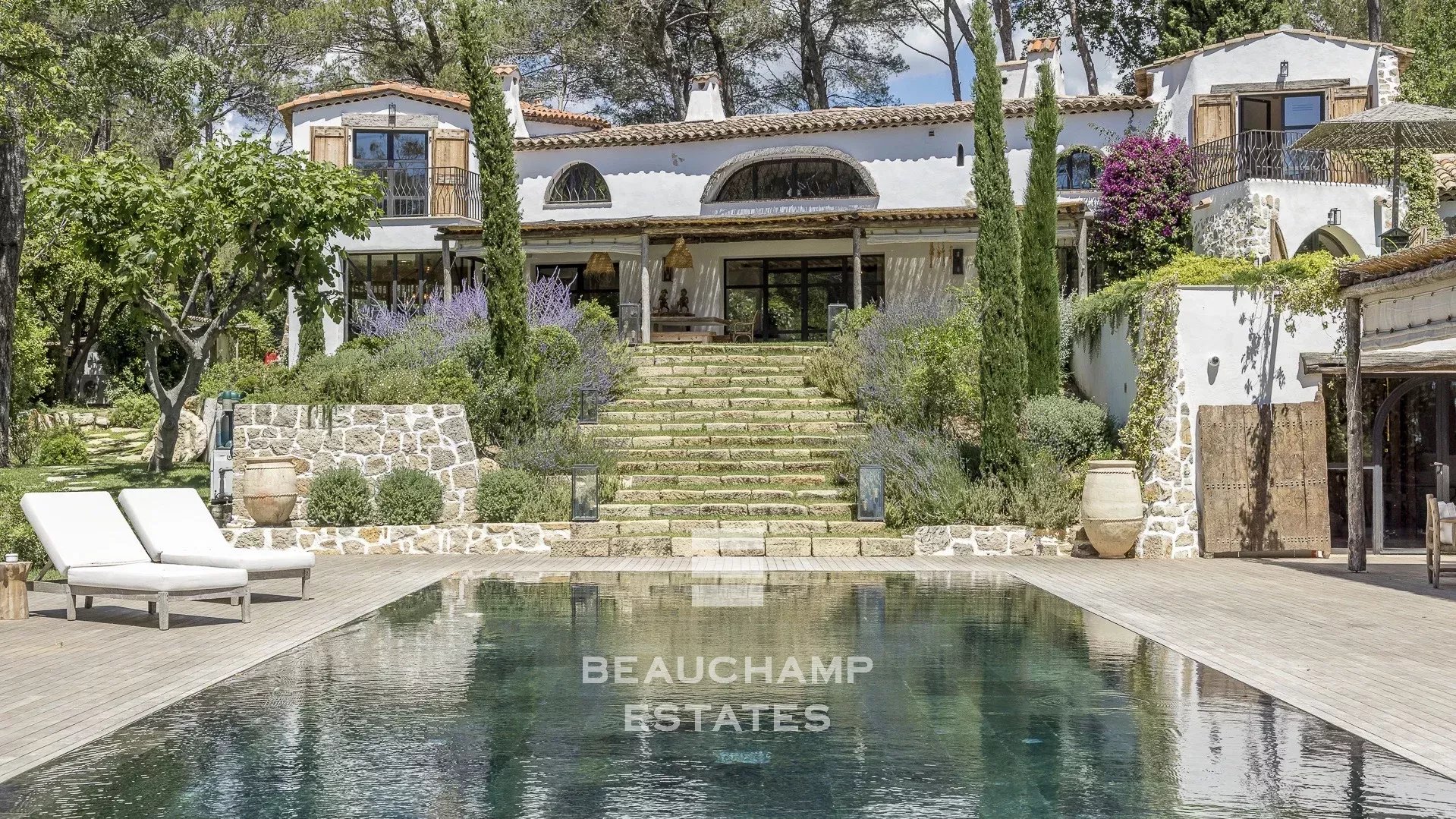 Propriété de charme 5 chambres avec piscine à Mougins