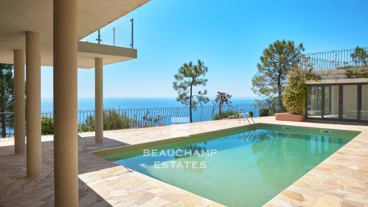 Villa contemporaine neuve avec vue mer