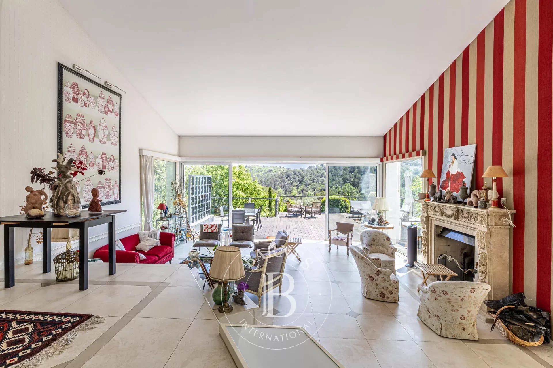 Valbonne - Domaine fermé - Exceptionnelle propriété au calme avec maison d'amis à 3 minutes du village