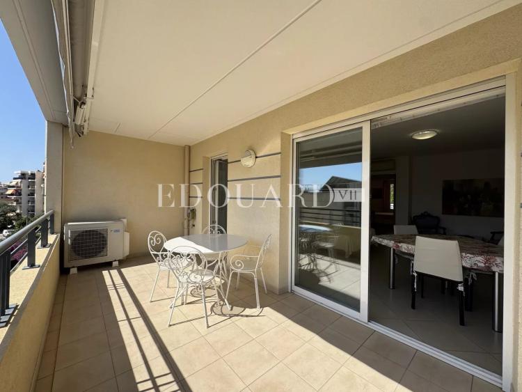 Trois pièces meublé avec terrasse et garage, proche de tous les commerces, des plages et de la gare