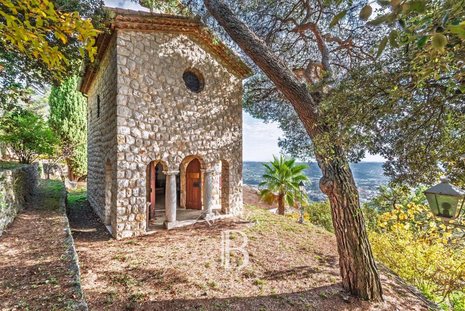 Grasse – Exceptionnelle propriété vue panoramique – 5 chambres