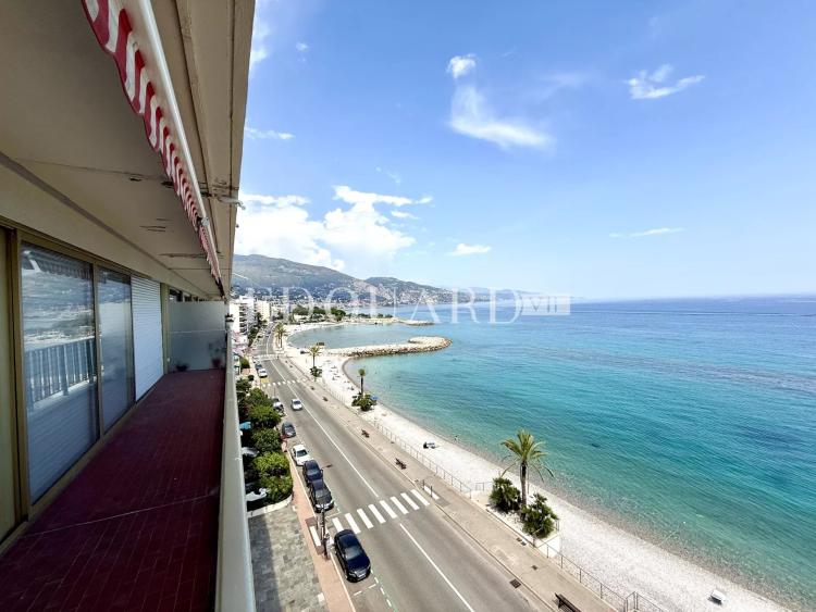 Trois pièces en dernier étage avec deux terrasses,  superbe vue mer panoramique, cave et garage