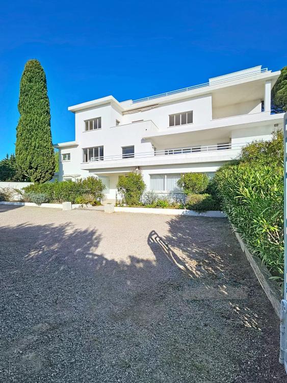 Villa avec vue mer panoramique sur la baie de Saint-Tropez