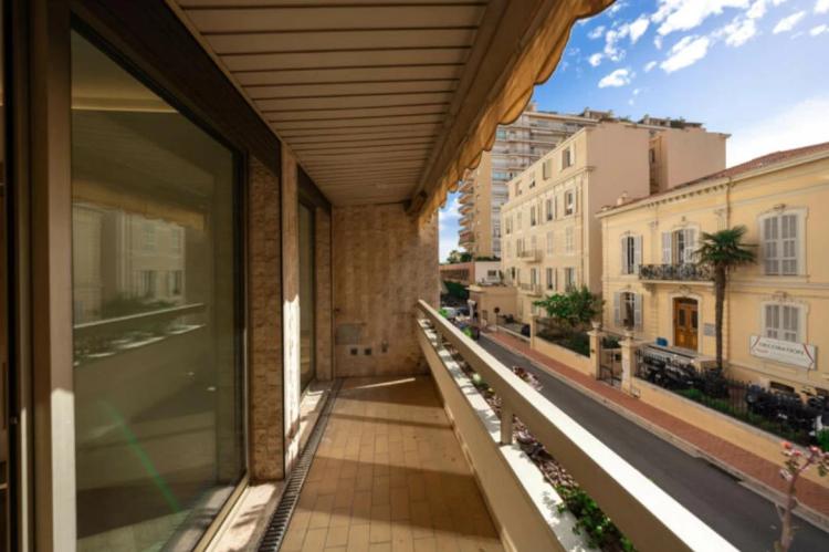 Appartement rénové de 2 chambres