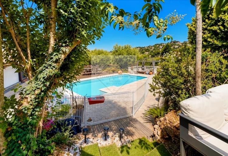 Nouvelle sur le marché – Rare location annuelle à Mougins