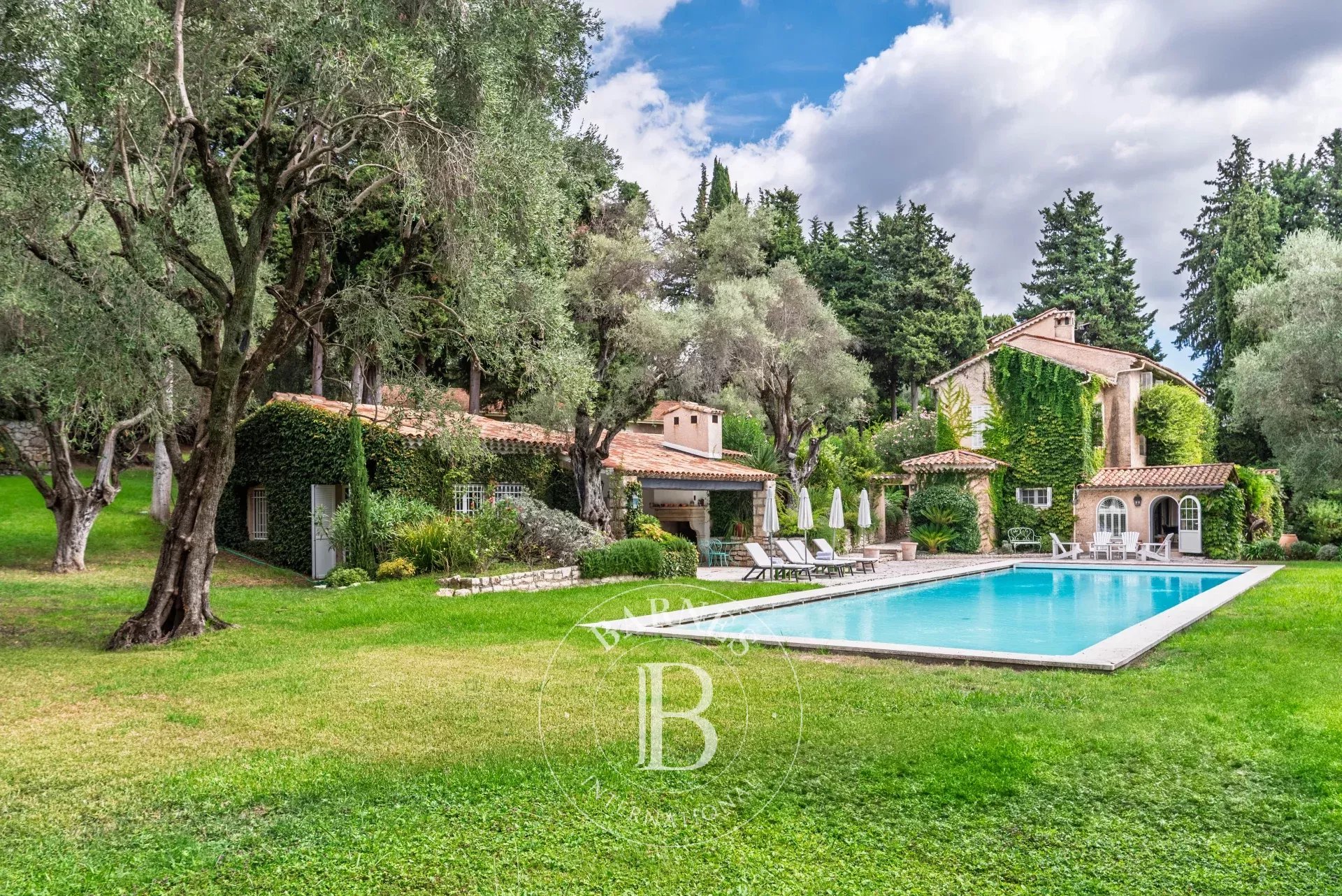 Vence - La Bastide de la Sine, propriété d’exception en pierres du XVIIIe siècle