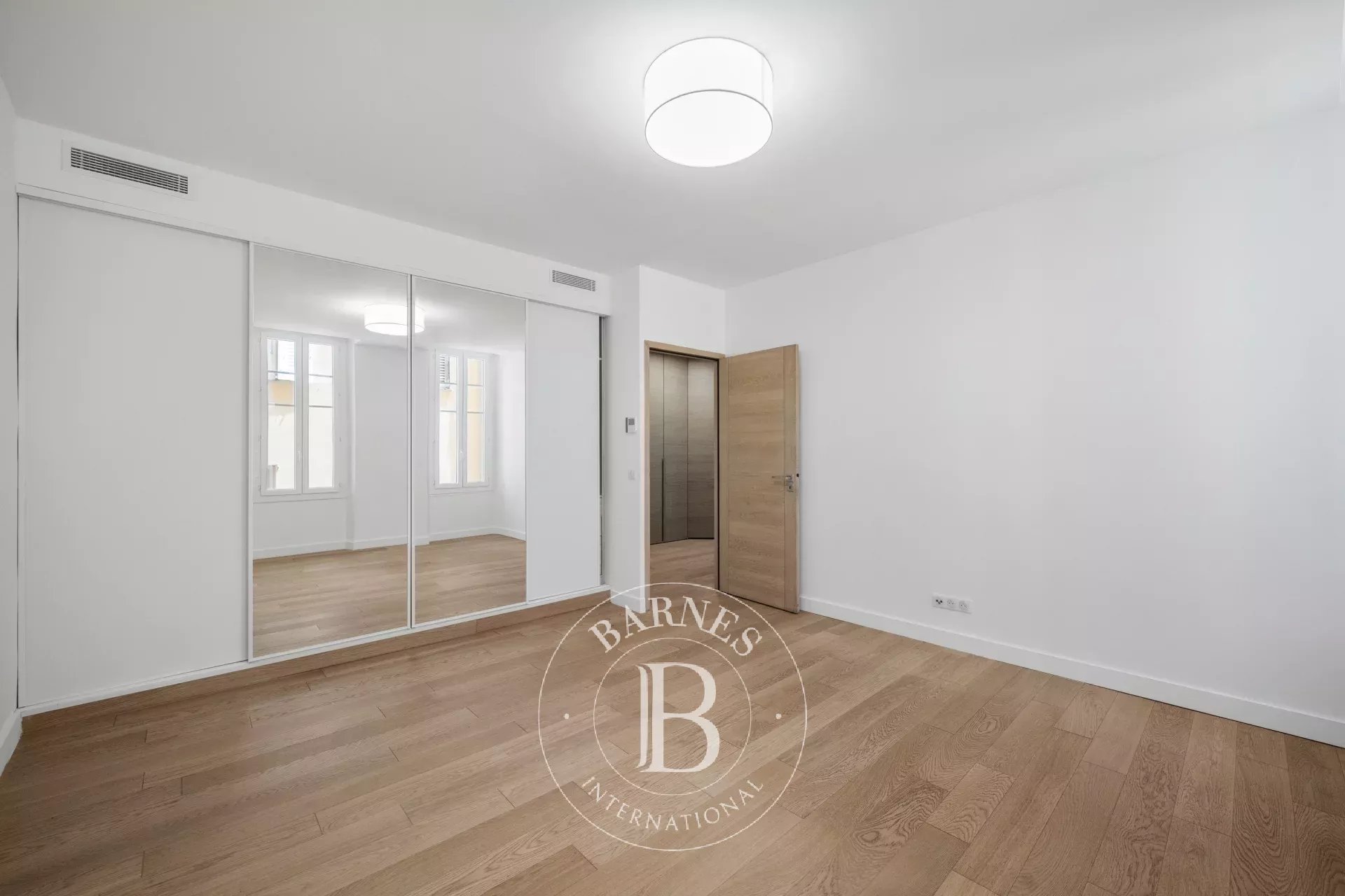 NICE - PONCHETTE - APPARTEMENT ENTIERTEMENT RENOVE