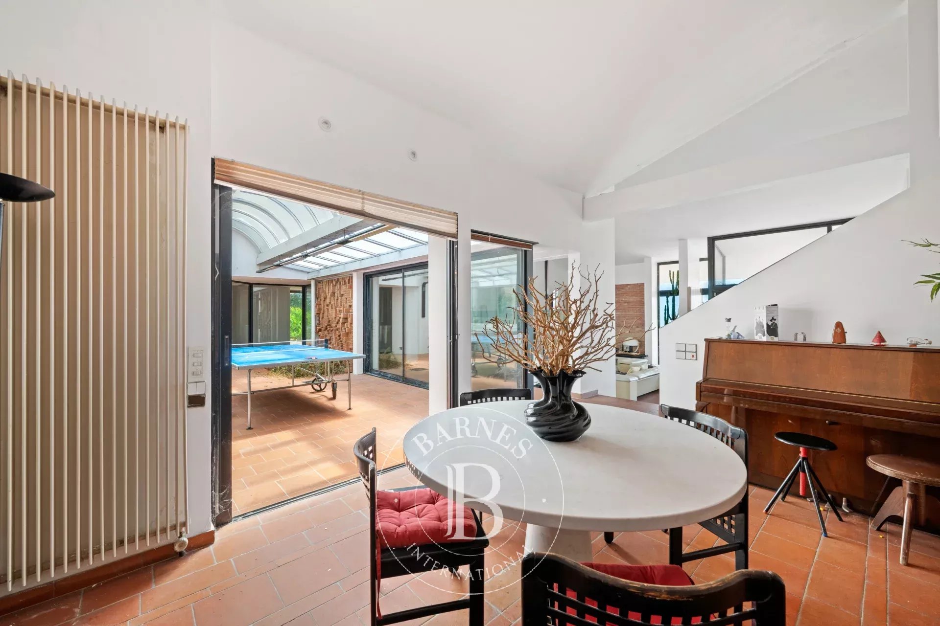 NICE – SECTEUR VINAIGRIER - VASTE PROPRIÉTÉ D'EXCEPTION AVEC MAISON D'HÔTES, PISCINE, TENNIS ET VUE PANORAMIQUE