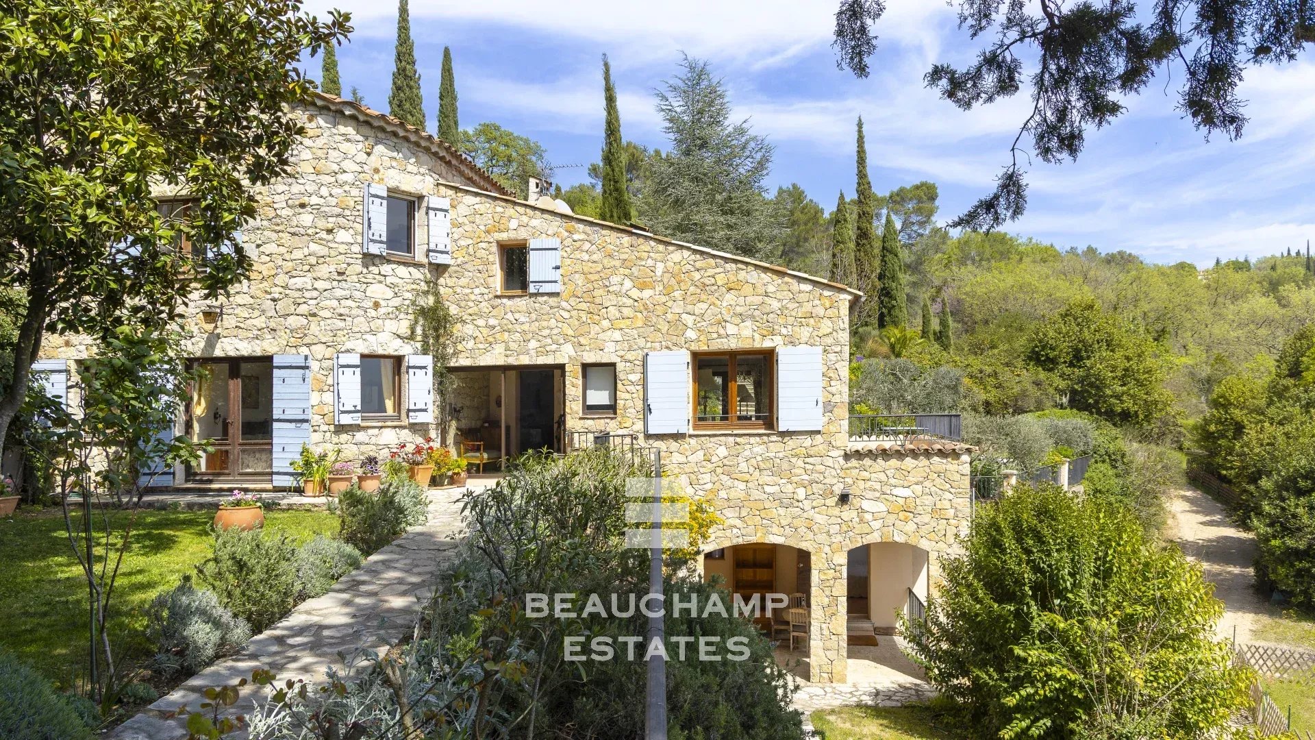 EXCLUSIVITÉ - Domaine privé 9 chambres avec accès rivière - Fayence