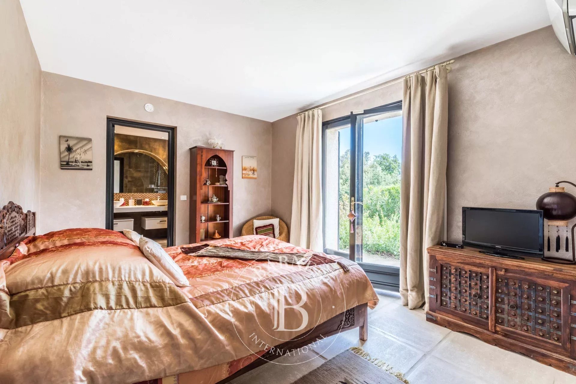 Saint-Paul de Vence - superbe villa rénovée - vue village