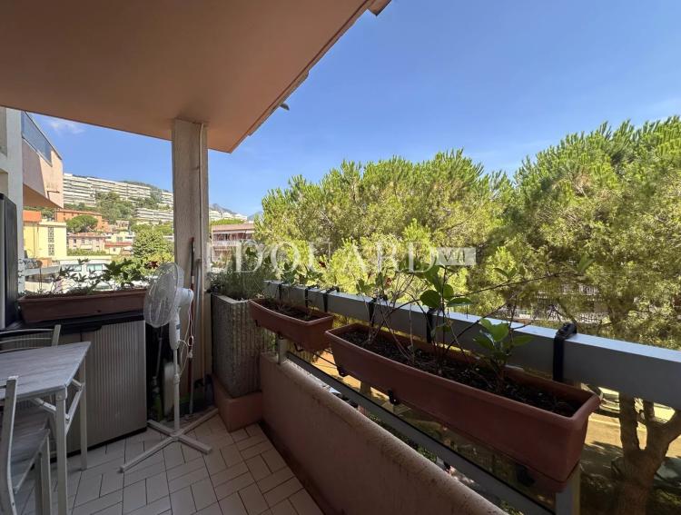 En exclusivité studio en très bon état avec belle terrasse couverte, idéal investissement locatif