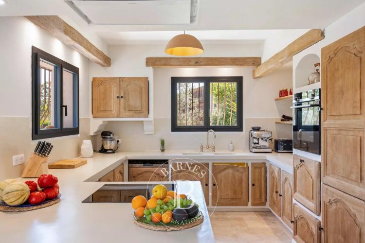 Élégante villa rénovée avec vue panoramique sur Saint-Paul de Vence