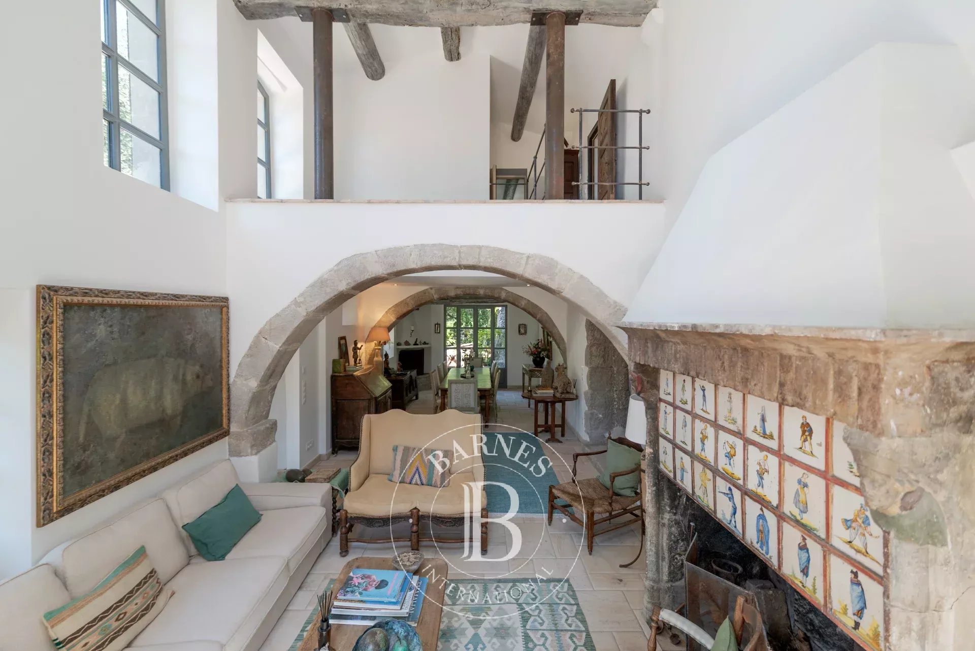 BIOT - Propriété de caractère avec chapelle sur plus de 2 hectares