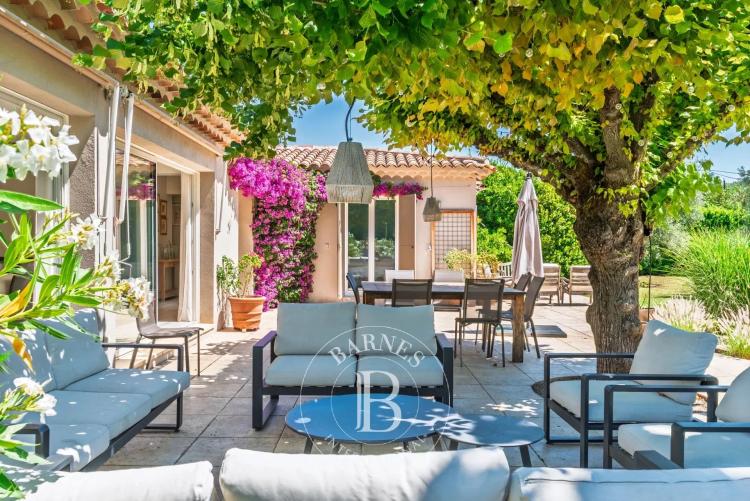 Peymeinade - Proche Grasse - Villa entièrement rénovée - 7 chambres
