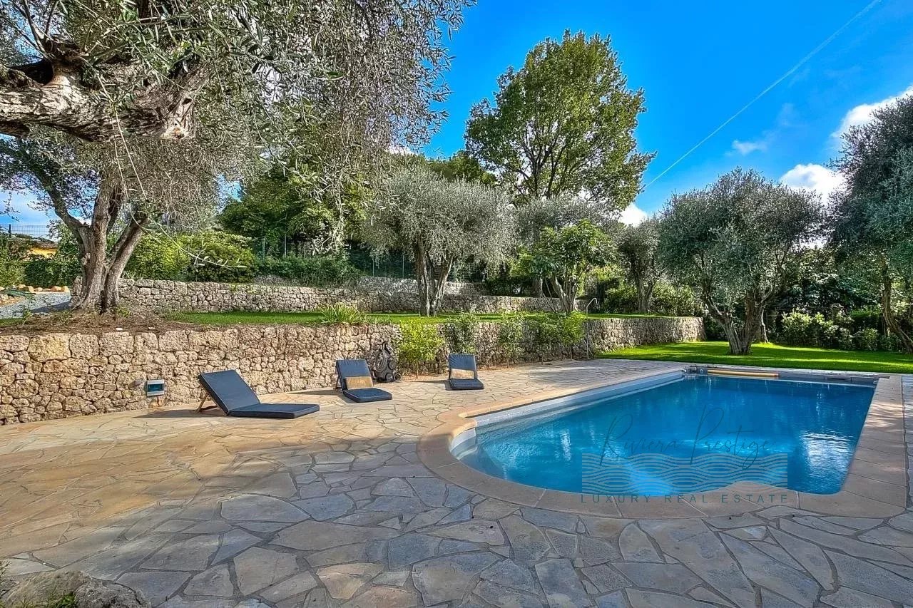 MOUGINS- Maison de Charme