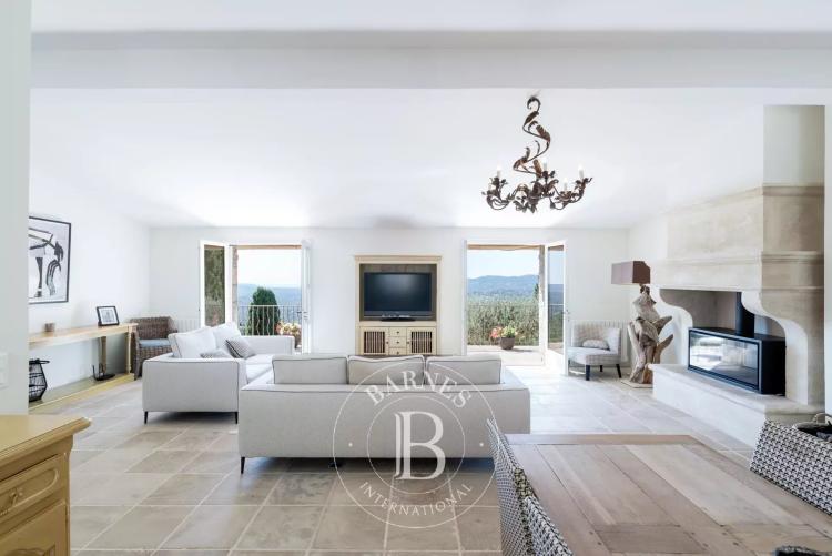 EXCLUSIVITÉ Spéracèdes - Villa  provençale entièrement rénovée vue panoramique - 5 chambres