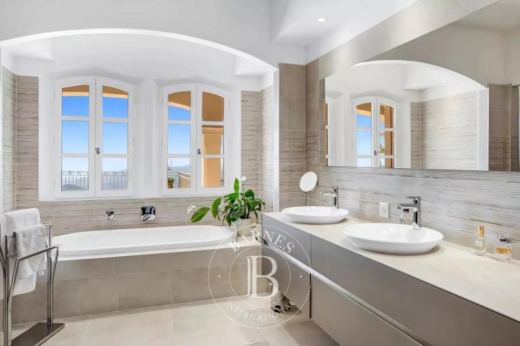 CABRIS - Élégante propriété avec vue imprenable - 6 chambres et un studio