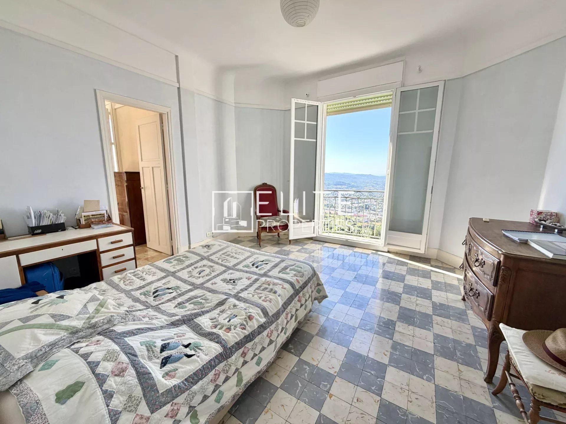 APPARTEMENT 3P DE 103m² - Vue mer - GRASSE