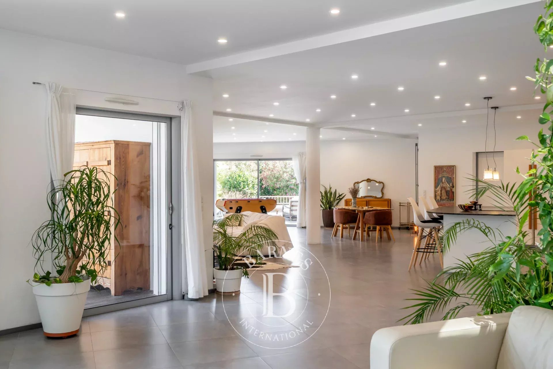 Cagnes-sur-Mer - Élégante villa contemporaine avec vue mer et montagnes