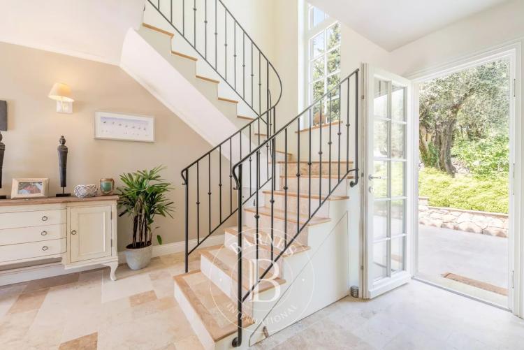 Roquefort-les-Pins, au calme absolu, 4 chambres, studio indépendant et piscine