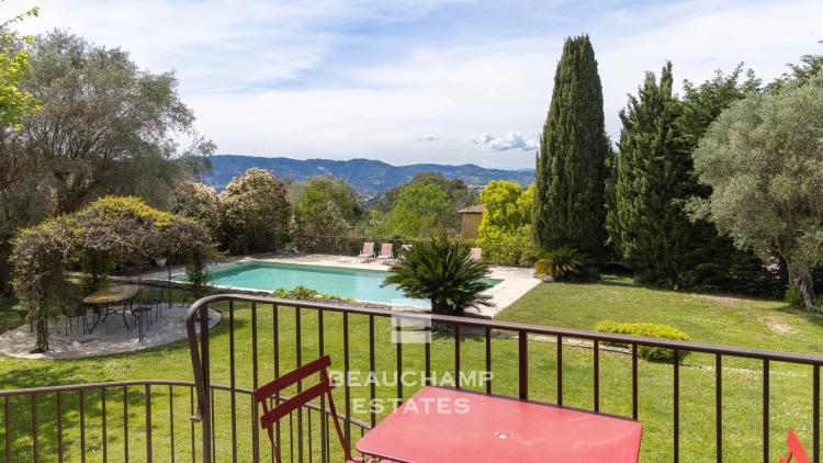 Villa provençale 5 chambres avec vue colline - Mougins