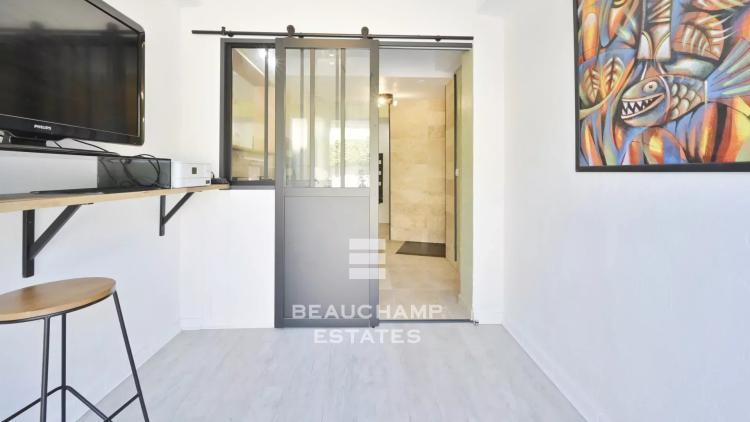 Appartement entièrement rénové avec vue mer