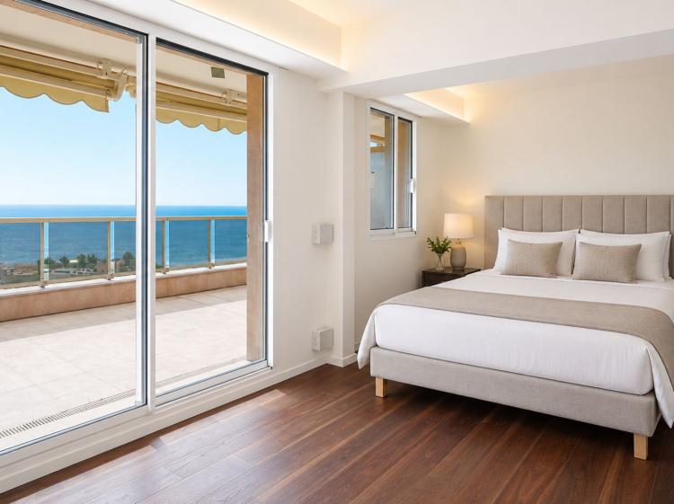 Exceptionnel penthouse en location avec piscine privée et vue mer panoramique