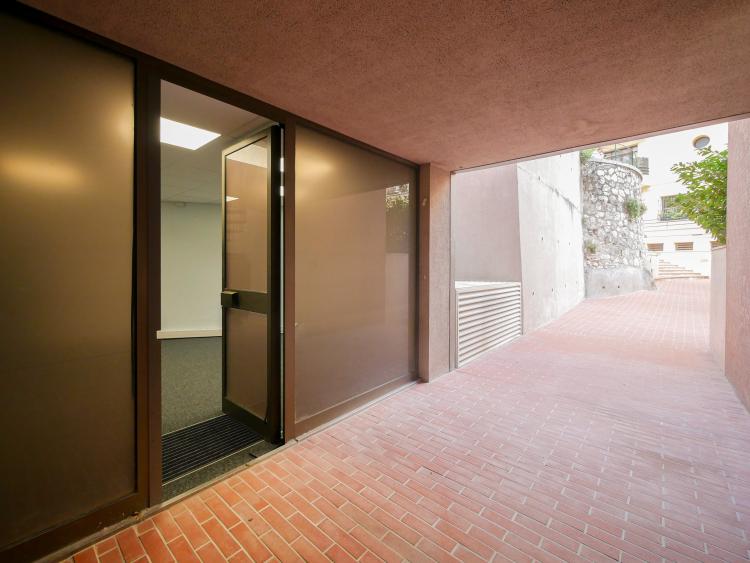 CARRE D'OR - LOCAL A USAGE DE BUREAUX OU COMMERCIAL