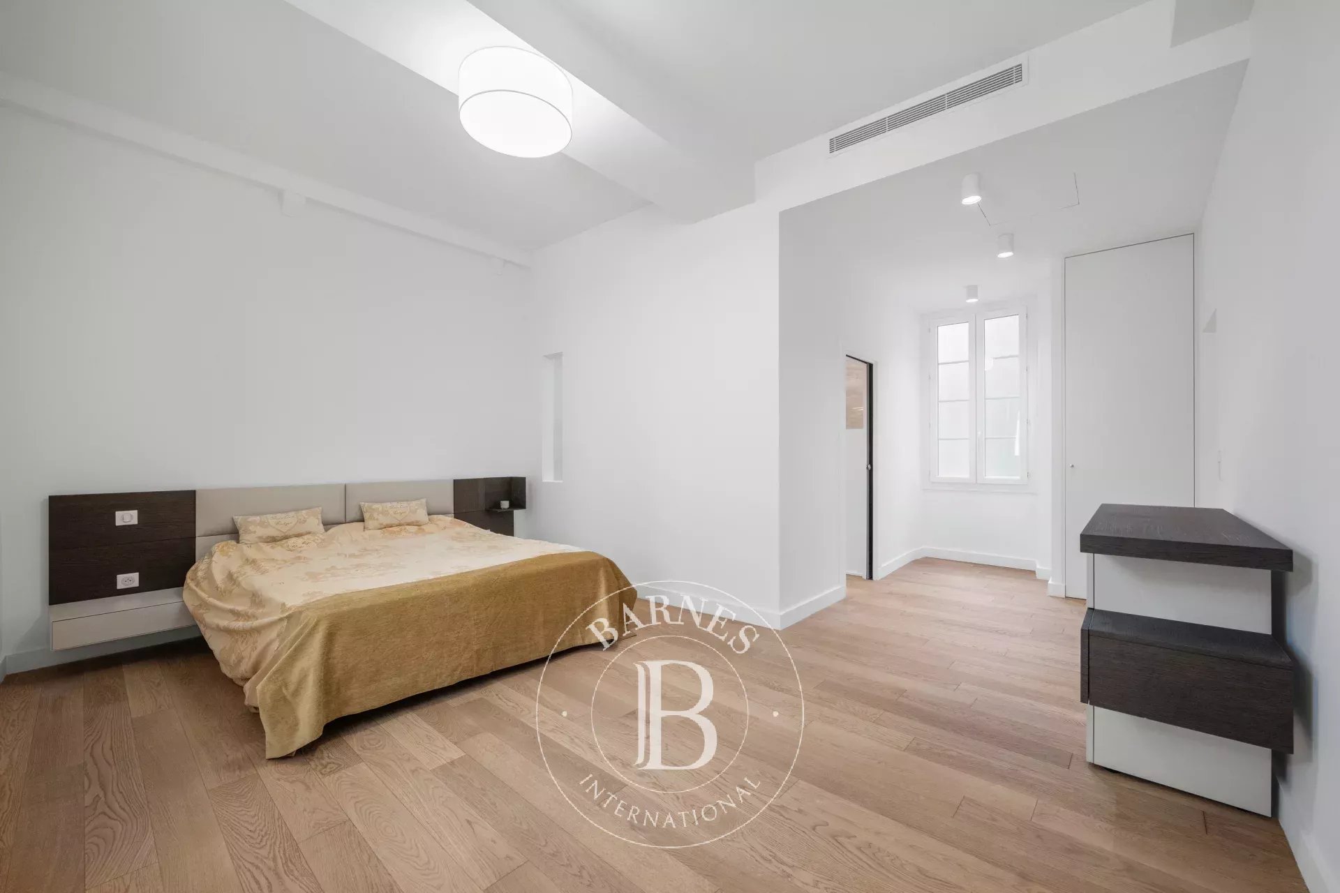 NICE - PONCHETTE - APPARTEMENT ENTIERTEMENT RENOVE