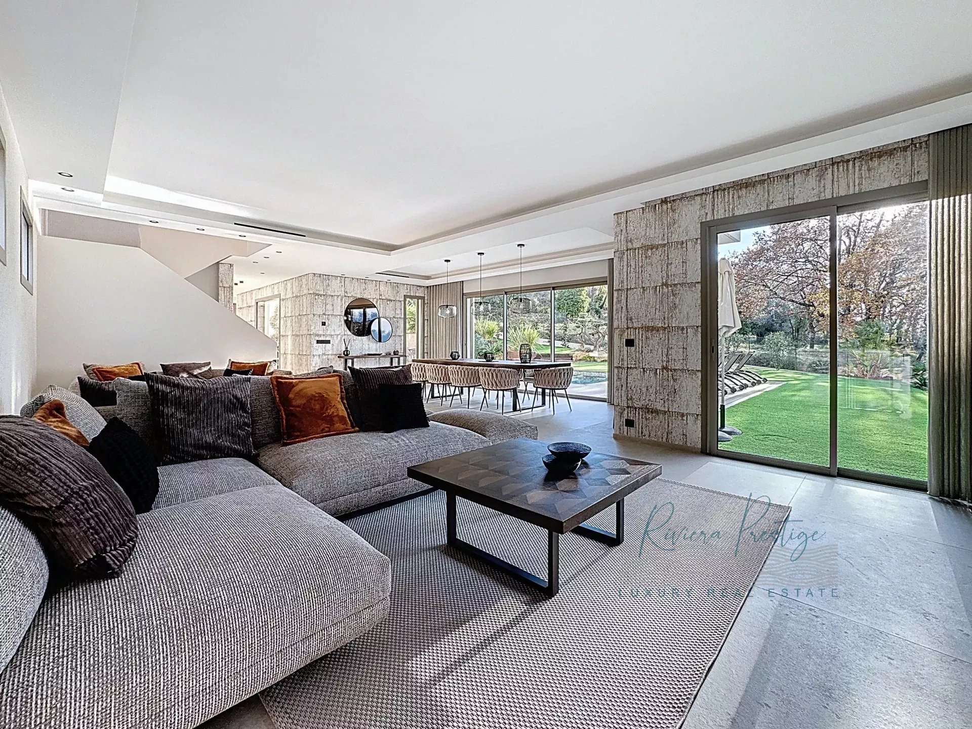 MOUGINS - villa contemporaine neuve