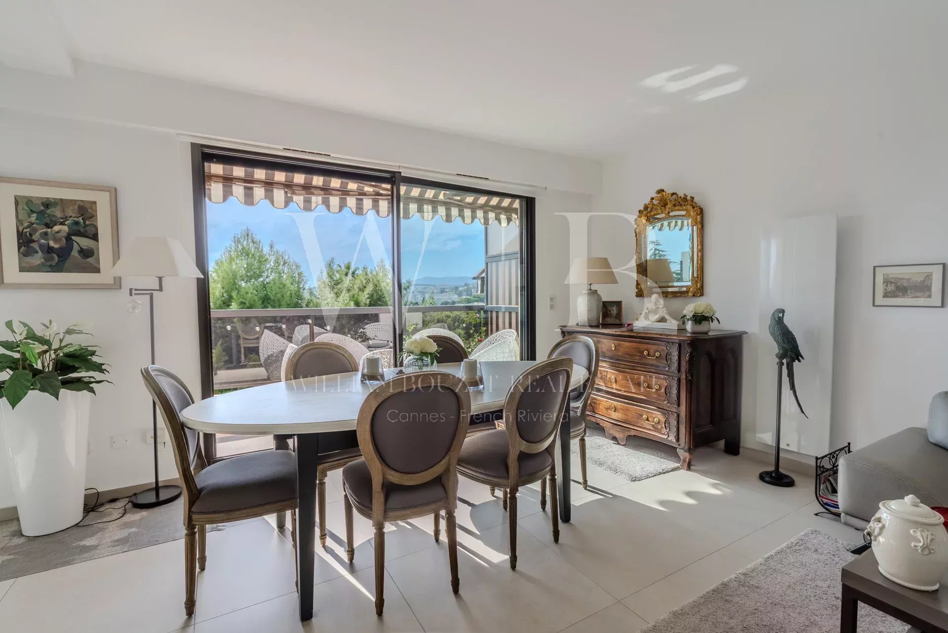 Cannes, le Parc Montrose - 3 pièces au dernier étage bénéficiant d'une vue mer et Estérel